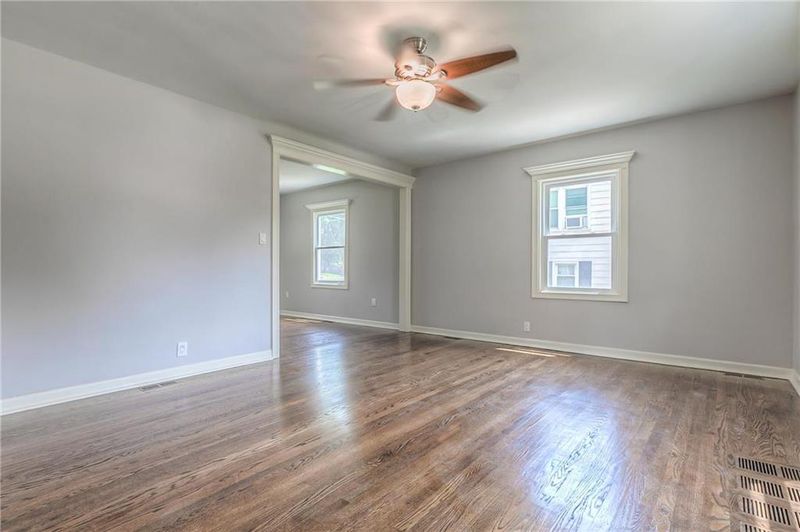 4003 NE Antioch Rd, Kansas City, MO 64117