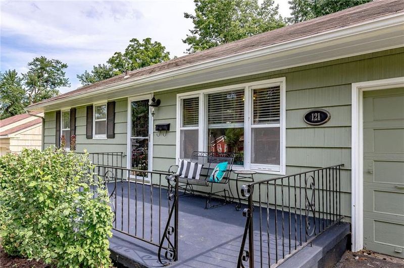 121 W 89th Ter, Kansas City, MO 64114