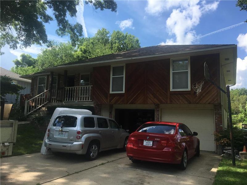 11812 E 56 St, Kansas City, MO 64133