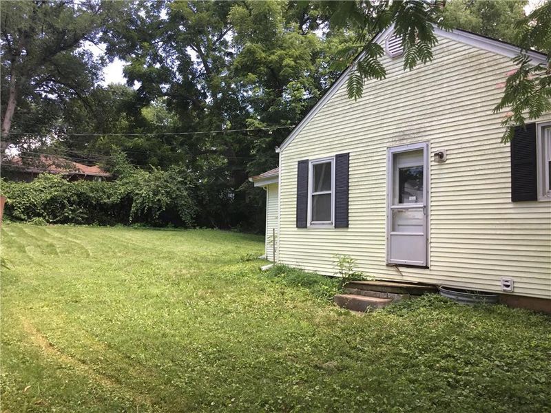8137 Main St, Kansas City, MO 64114