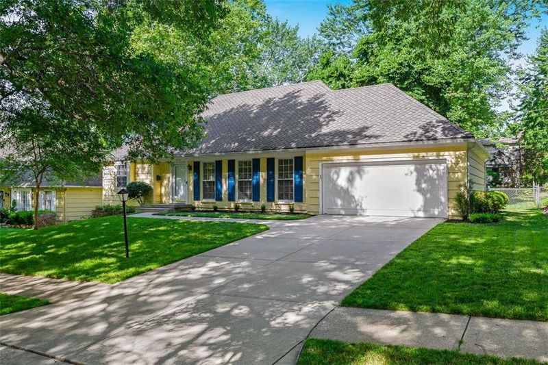 9542 Beverly Dr, Overland Park, KS 66207