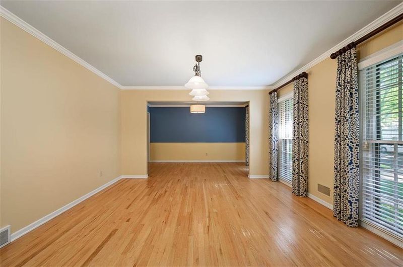 9542 Beverly Dr, Overland Park, KS 66207