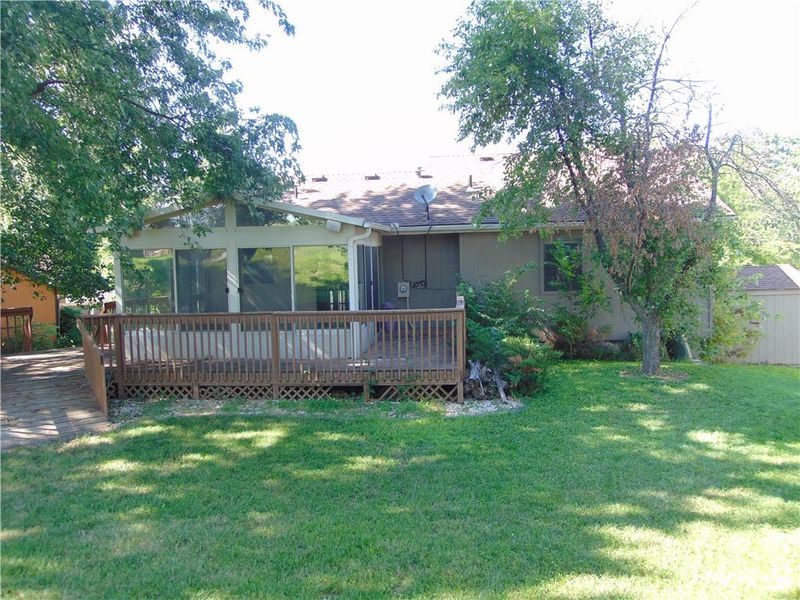 1329 Linden Rd, Liberty, MO 64068
