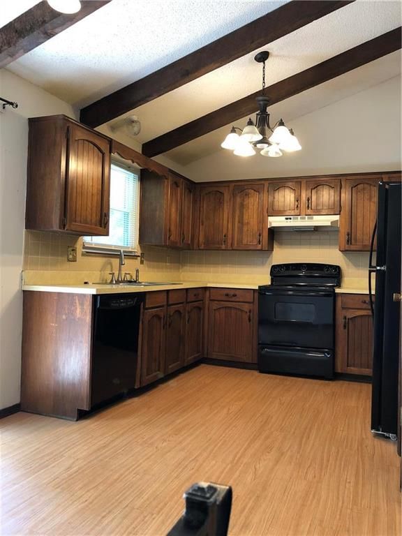 16617 W 125th St, Olathe, KS 66062