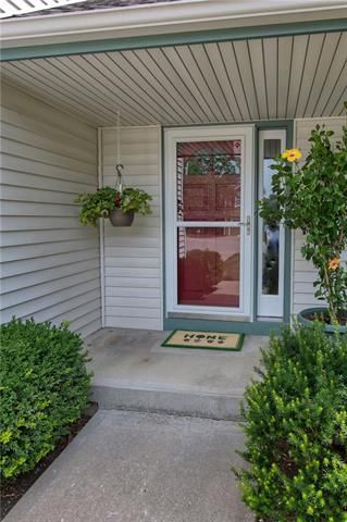 8715 N Troost Ave, Kansas City, MO 64155