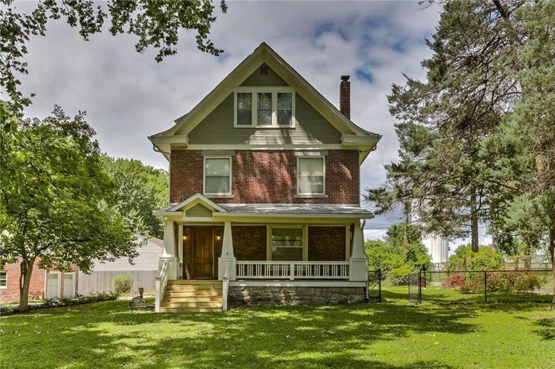 510 E 77th St, Kansas City, MO 64131