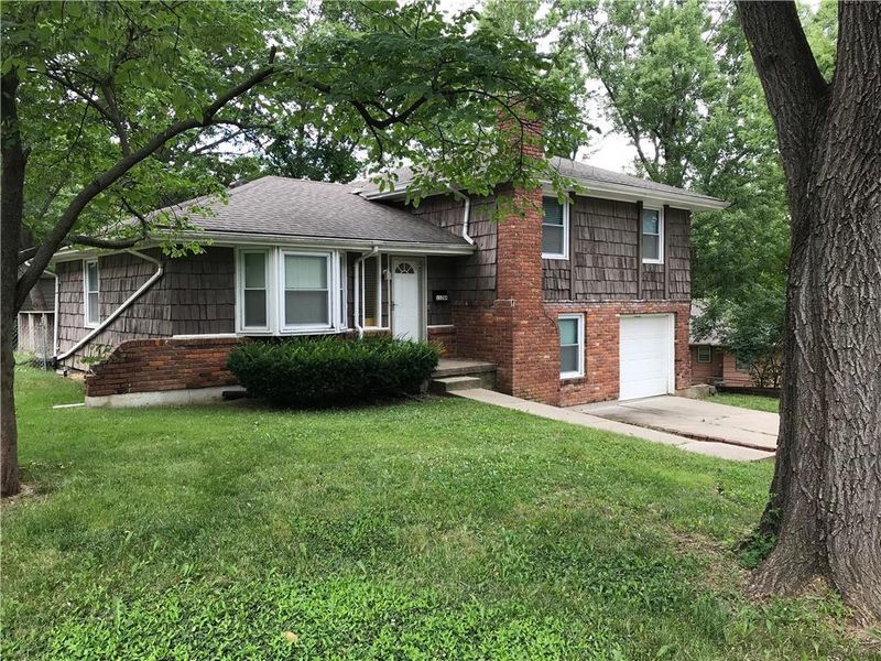 11204 Monroe Ave, Kansas City, MO 64137