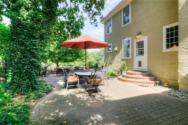 14720 Eby St, Overland Park, KS 66221
