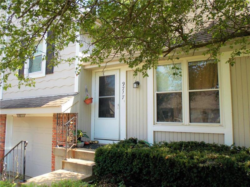 9715 W 83rd Ter, Overland Park, KS 66212