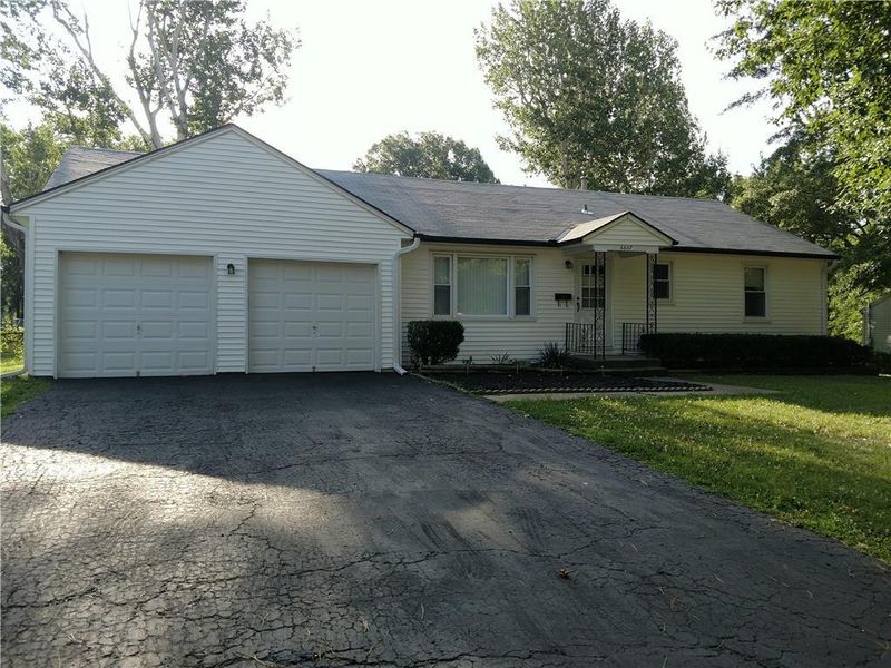 6607 N Forest Ave, Gladstone, MO 64118