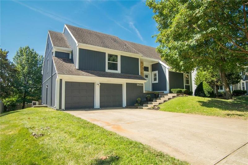 9003 W 116th Ter, Overland Park, KS 66210