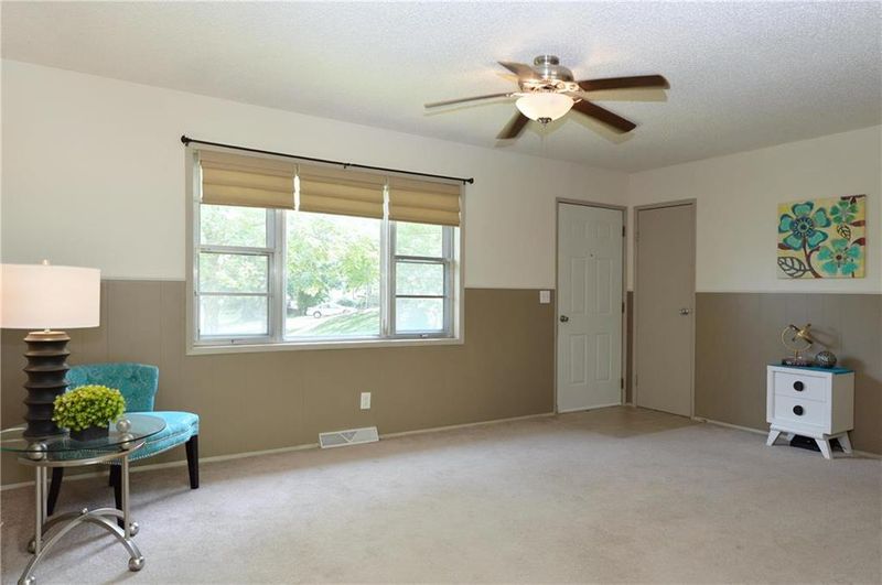 7719 NE 56th St, Kansas City, MO 64119