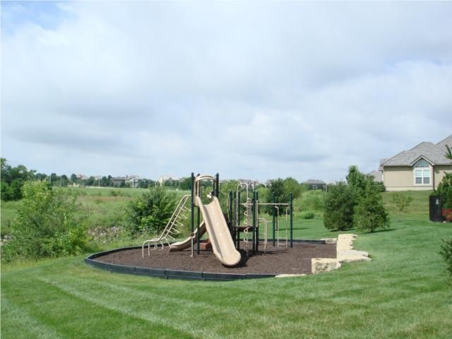 14702 Rosewood St, Leawood, KS 66224