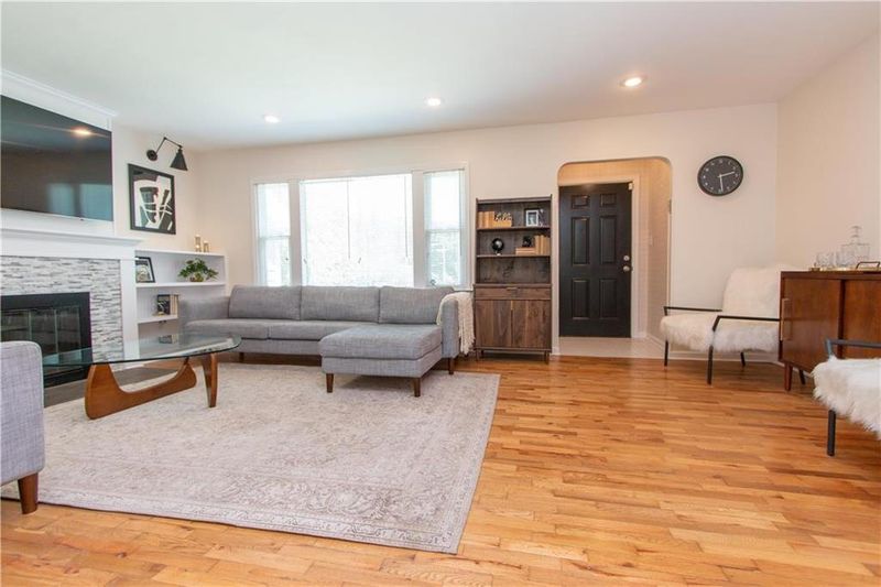 727 N 3rd St, Lawrence, KS 66044