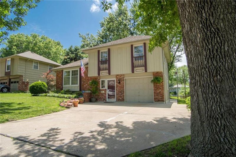 8311 E 104th Ter, Kansas City, MO 64134