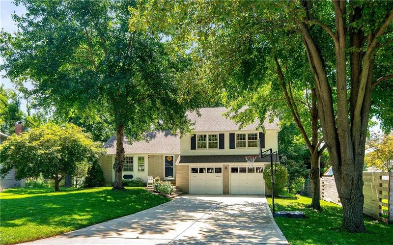 8953 Conser St, Overland Park, KS 66212