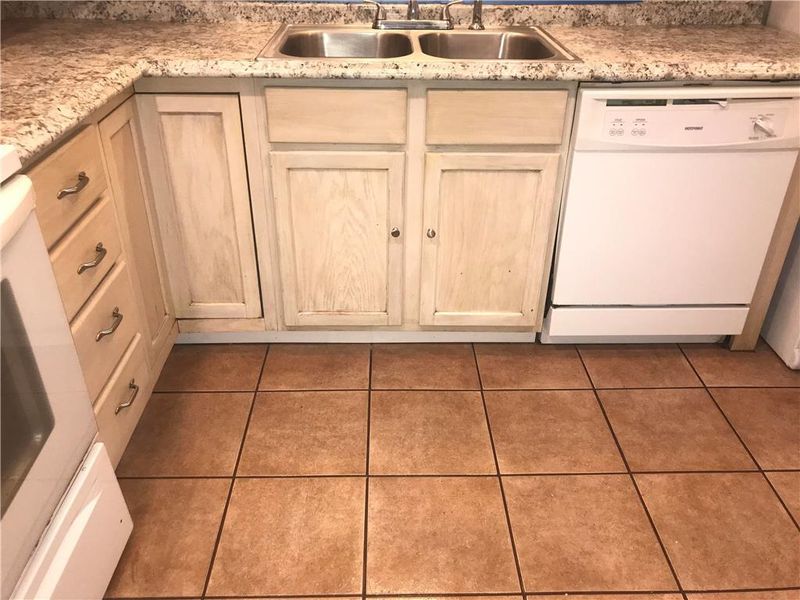 4534 N Locust St, Kansas City, MO 64116