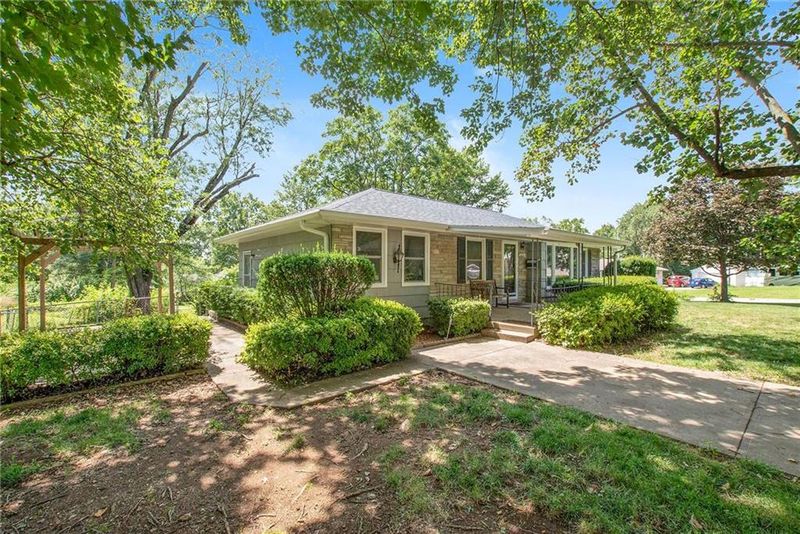 6001 E 102nd St, Kansas City, MO 64134