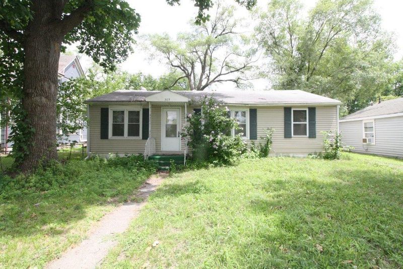 303 S Camden St, Richmond, MO 64085