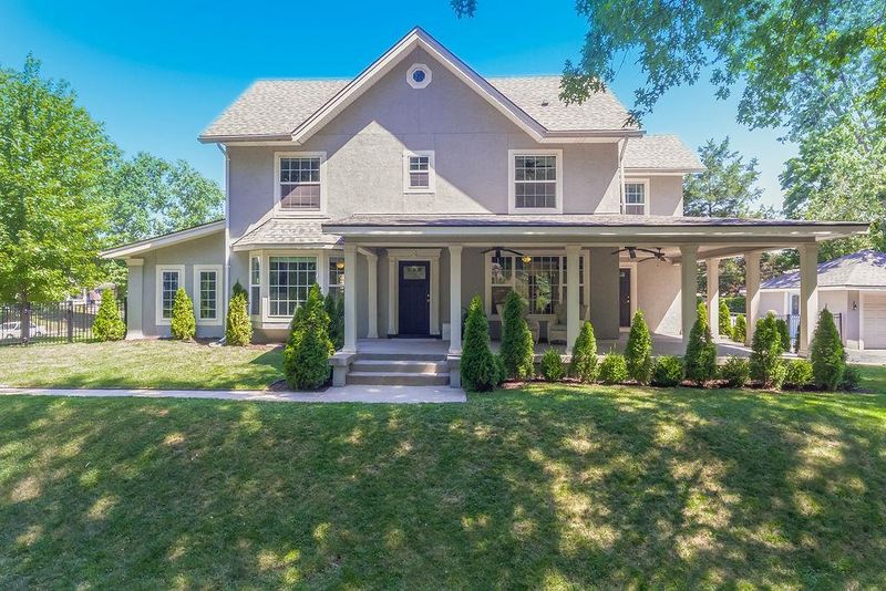 2 E Meyer Blvd, Kansas City, MO 64113