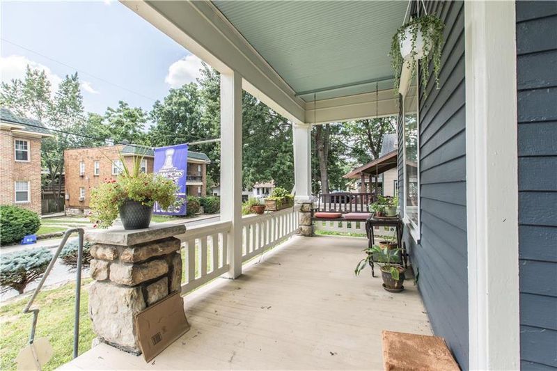 1108 W 41st St, Kansas City, MO 64111