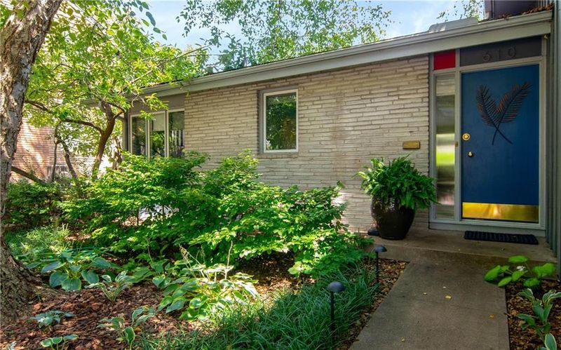 610 E 65th Ter, Kansas City, MO 64131