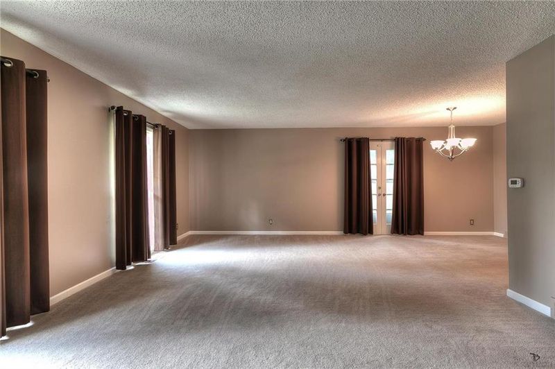 4228 N Baltimore Ct, Kansas City, MO 64116