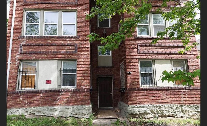 2702 Peery Ave, Kansas City, MO 64127