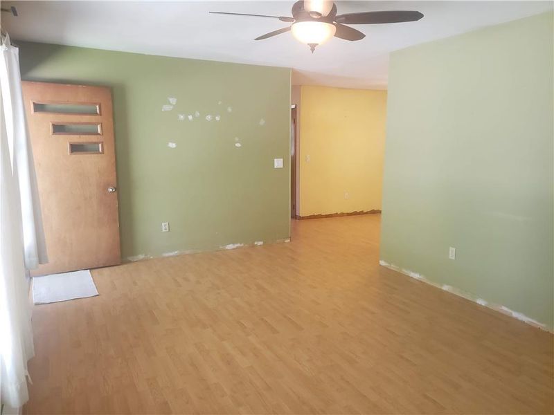 107 George St, Effingham, KS 66023