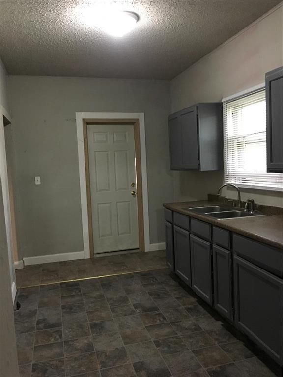 818 Wheeling Ave, Kansas City, MO 64125