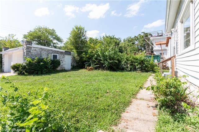 2230 Brooklyn Ave, Kansas City, MO 64127