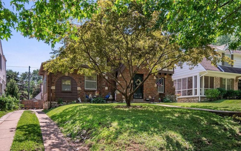 609 E 72nd Ter, Kansas City, MO 64131