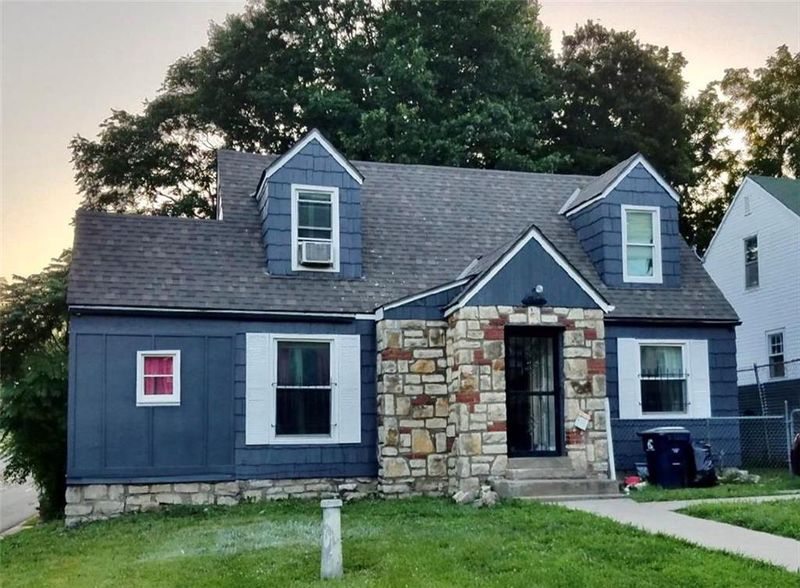 7446 Flora Ave, Kansas City, MO 64131