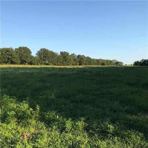 18000 Ozark Ln, Higginsville, MO 64037