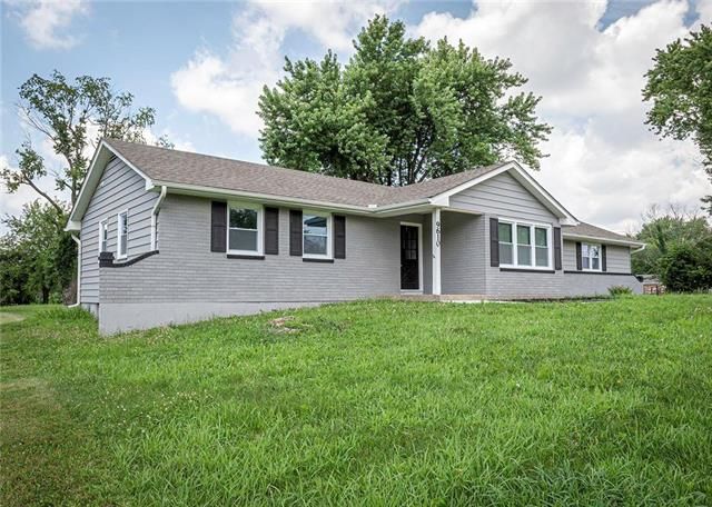 9610 View High Dr, Kansas City, MO 64134