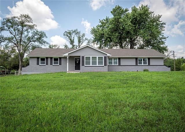 9610 View High Dr, Kansas City, MO 64134