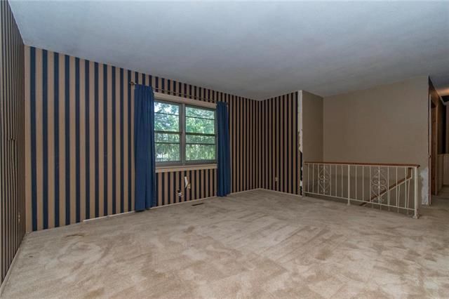 16603 E 35th St, Independence, MO 64055