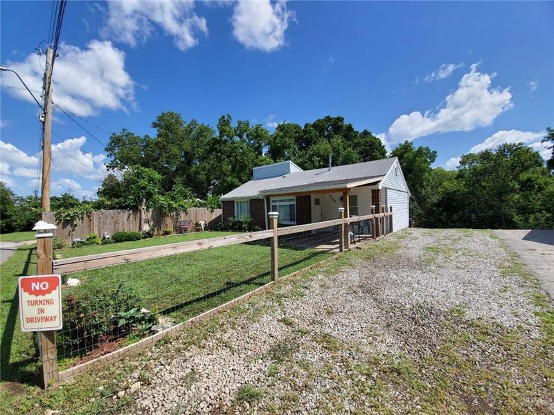 6702 Blue Pw, Kansas City, MO 64129