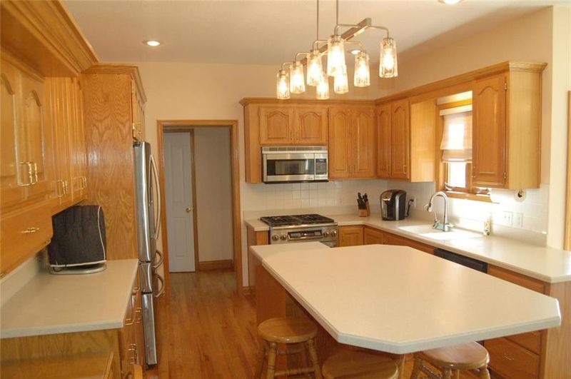 5 SW 260th Rd, Warrensburg, MO 64093