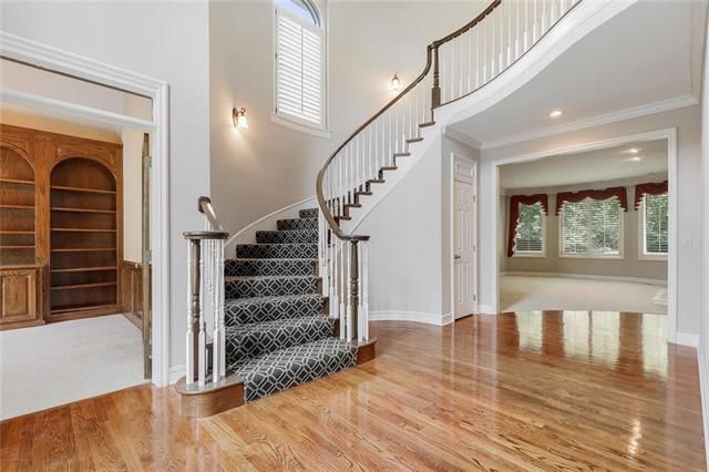 5213 NW 60th Ter, Kansas City, MO 64151