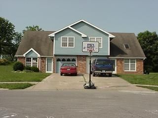 8 Jolisa Ct, Smithville, MO 64089