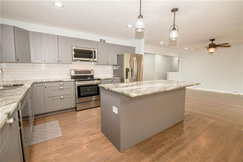 16005 W 145th Ter, Olathe, KS 66062
