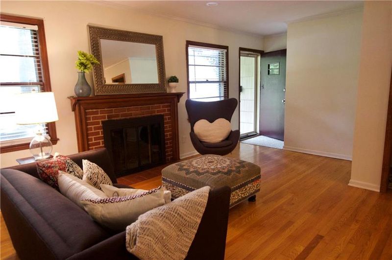 7305 State Line Rd, Kansas City, MO 64114