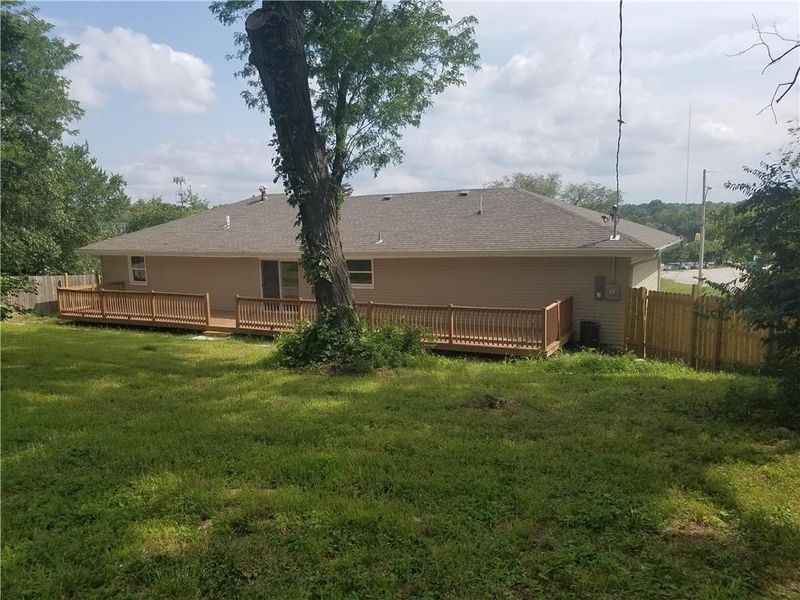 7106 E 48th Ter, Kansas City, MO 64129