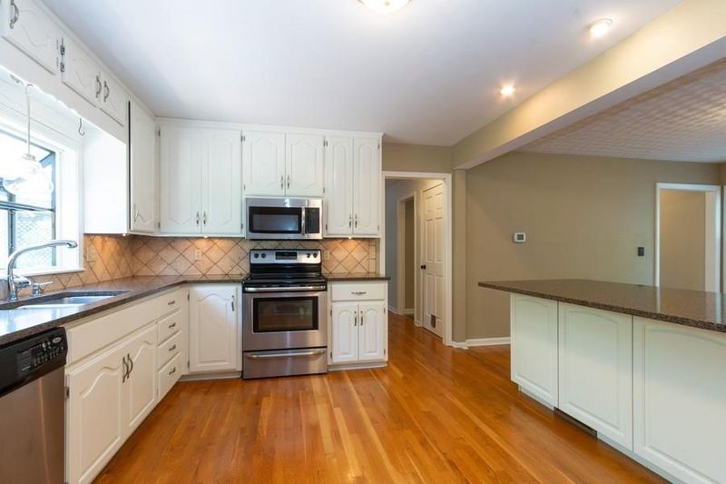 9817 Lamar Ave, Overland Park, KS 66207