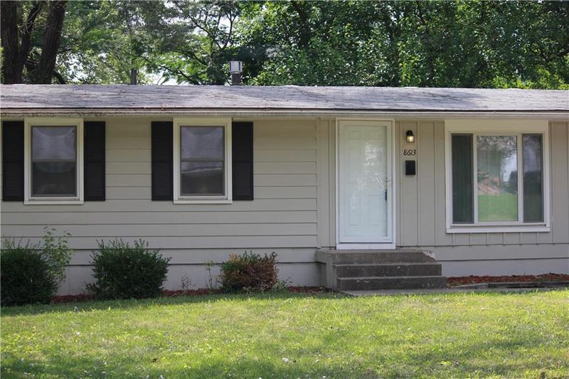 8613 E 93rd St, Kansas City, MO 64138