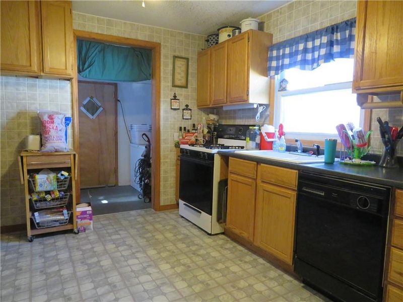 312 Lincoln Ave, Osawatomie, KS 66064
