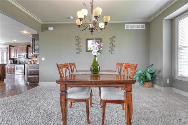 9509 N Hunter Ave, Kansas City, MO 64157
