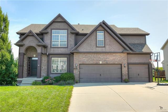 9509 N Hunter Ave, Kansas City, MO 64157