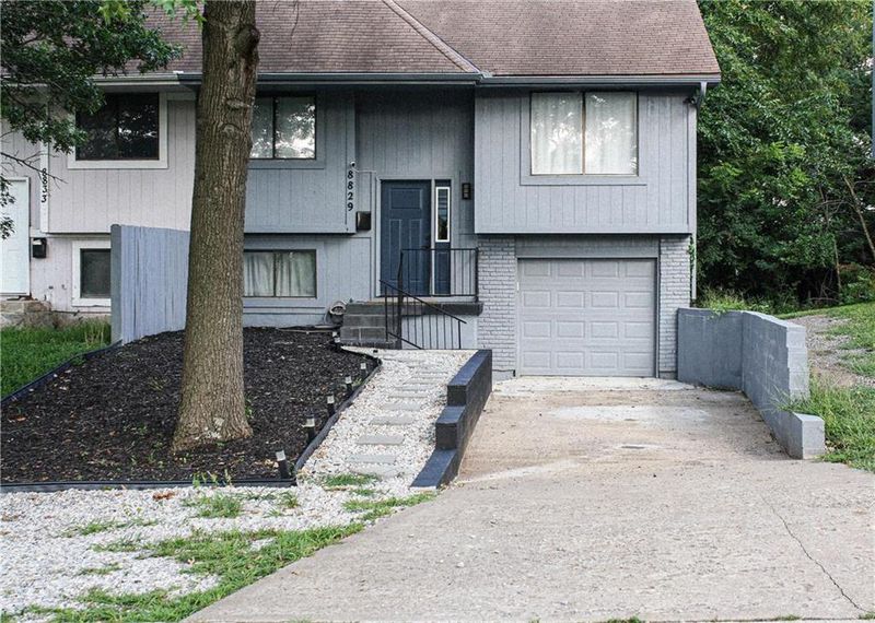 8829 E 109th Ter, Kansas City, MO 64134